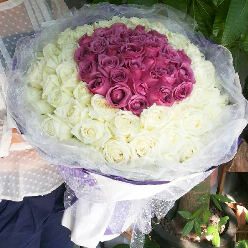 玫瑰花送朋友有什么講究0_朋友可以送玫瑰花嗎_送玫瑰花朋友可以送嗎女生